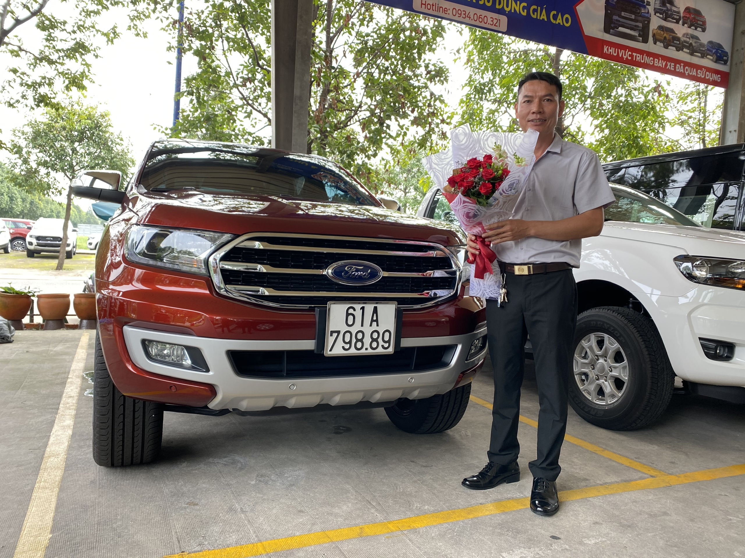 xe ford everest titanium 4x2 at